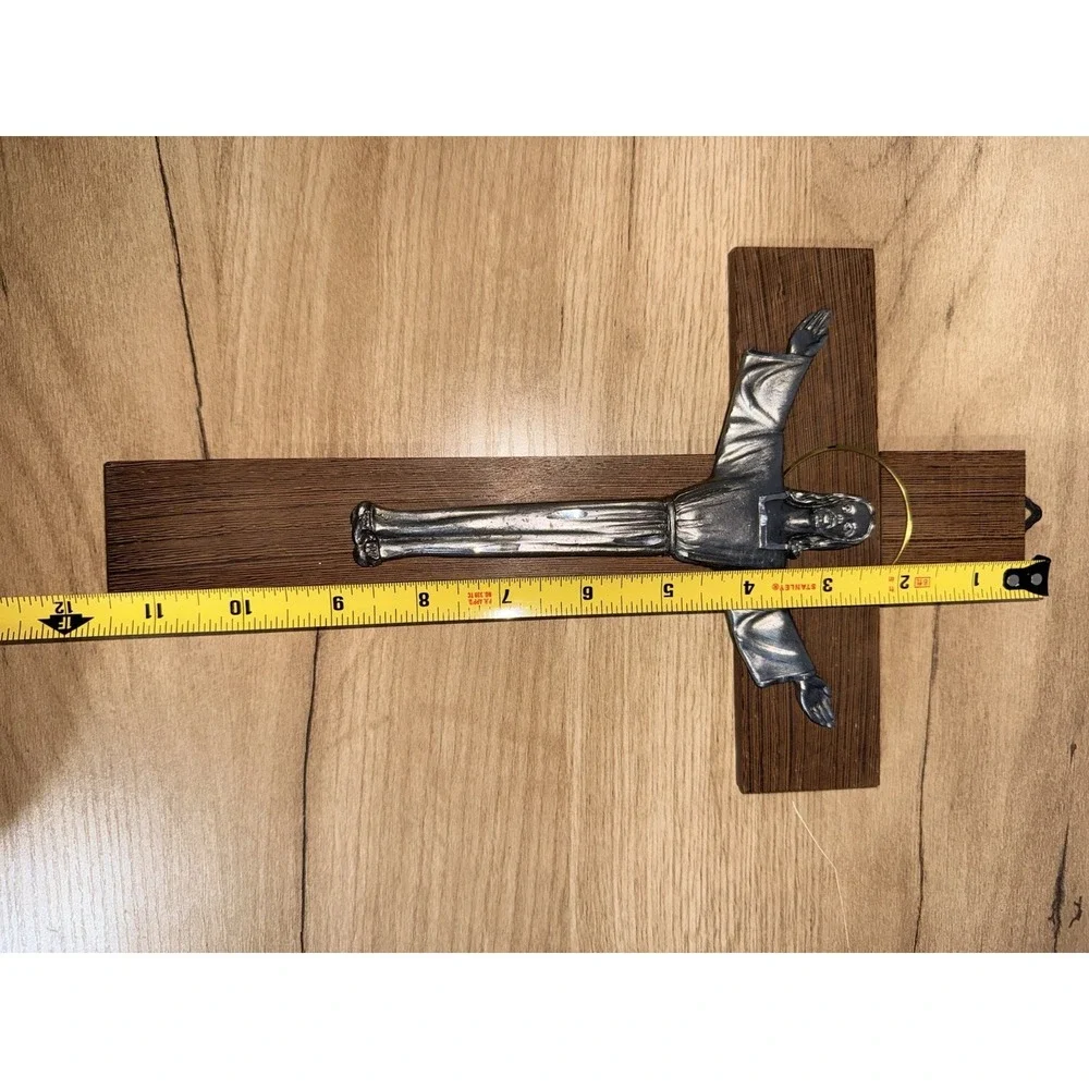 VINTAGE JESUS RISEN on THE WOODEN CROSS  W/ HALO‎ Pewter Wall Hanging